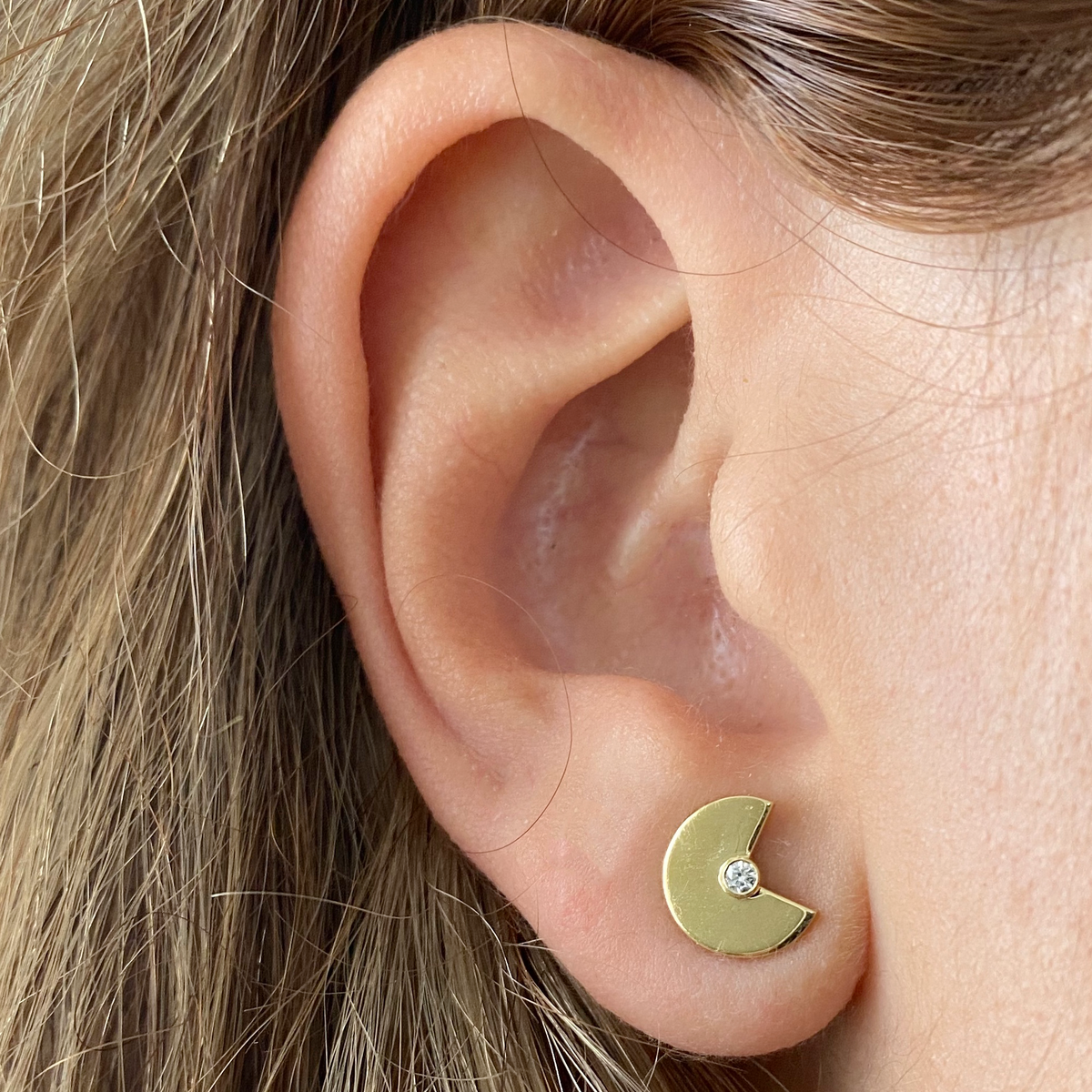 Round Diamonds Studs
