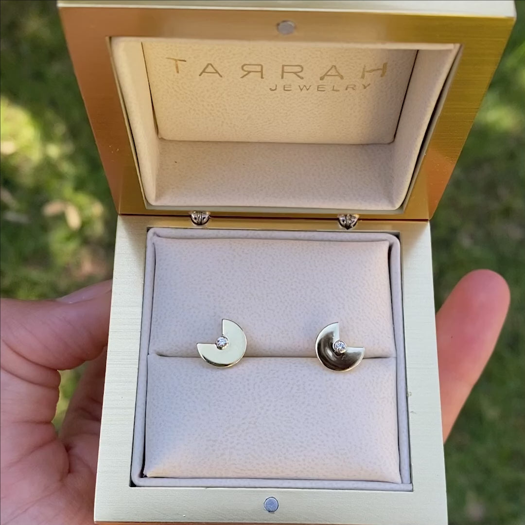Round Diamonds Studs